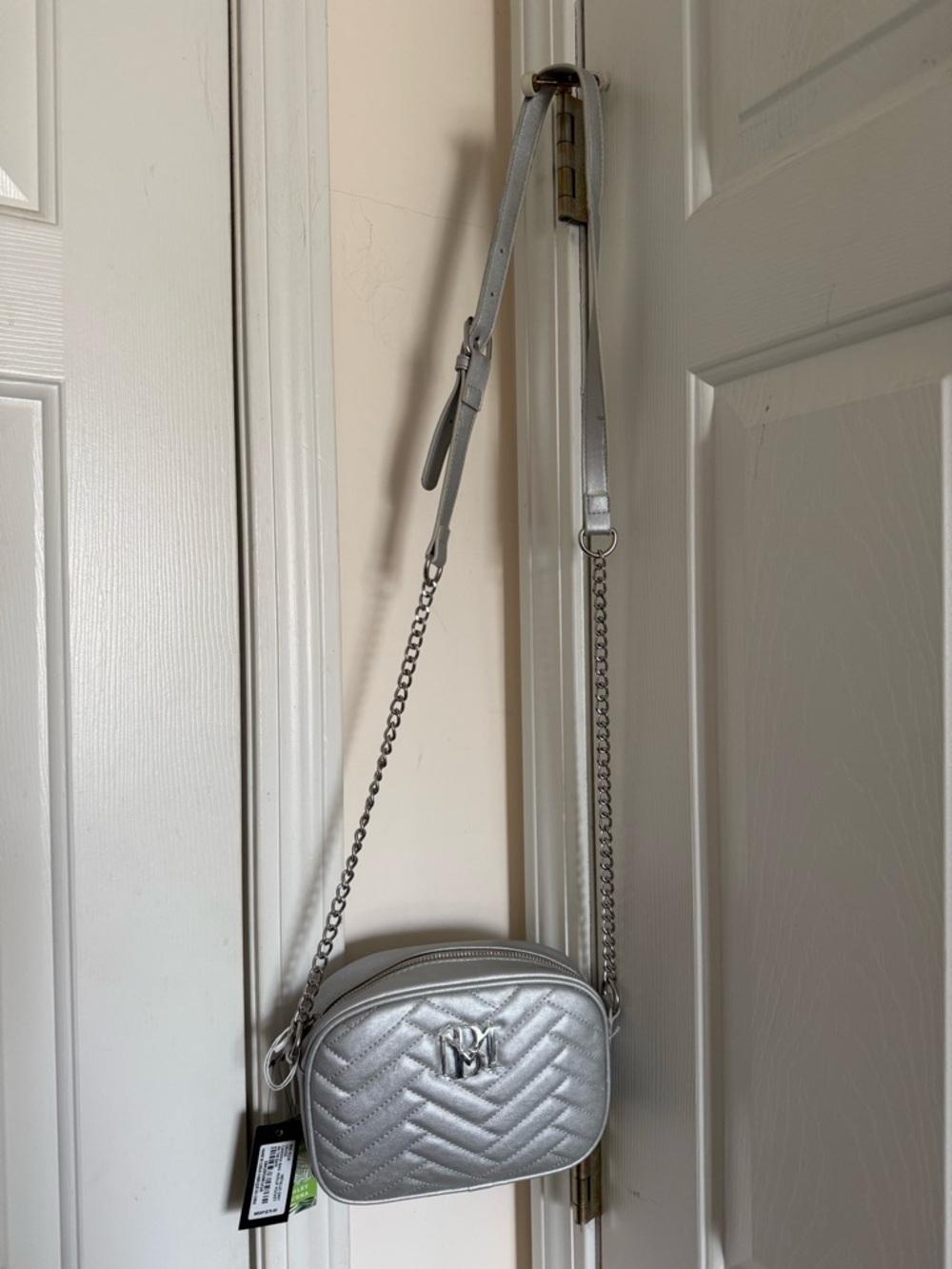 Badgley Mischka Metallic Silver Quilted Crossbody Bag with Chain Strap